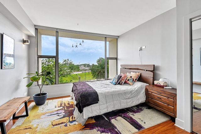 3200 N Lake Shore Drive 410, Chicago, IL 60657