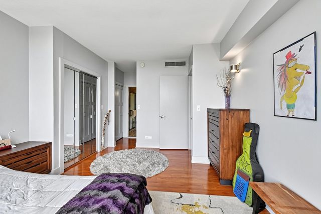 3200 N Lake Shore Drive 410, Chicago, IL 60657