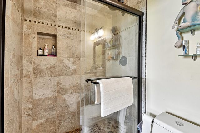 3200 N Lake Shore Drive 410, Chicago, IL 60657
