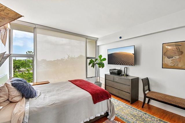 3200 N Lake Shore Drive 410, Chicago, IL 60657