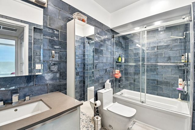 3200 N Lake Shore Drive 410, Chicago, IL 60657