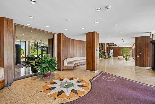 3200 N Lake Shore Drive 410, Chicago, IL 60657
