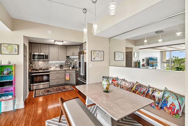 3200 N Lake Shore Drive 410, Chicago, IL 60657