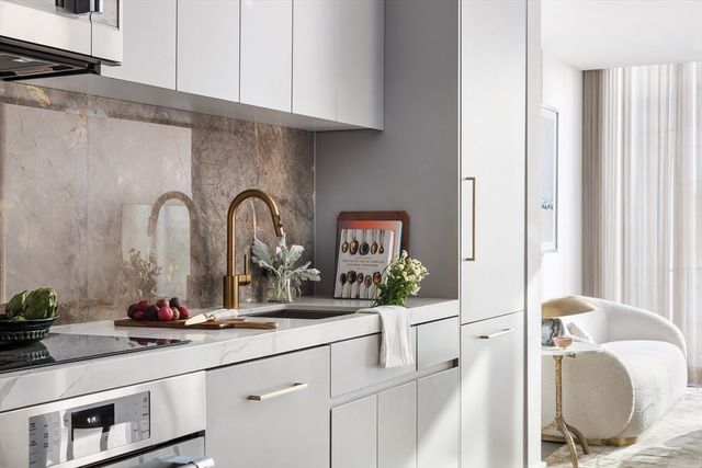 55 Lagrange St 808, Boston, MA 02116