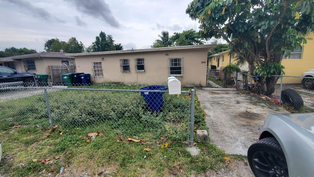 2980 NW 91st St 1, Miami, FL 33147