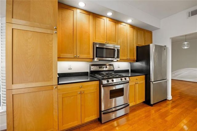 50 Biscayne NW Drive 2111, Atlanta, GA 30309