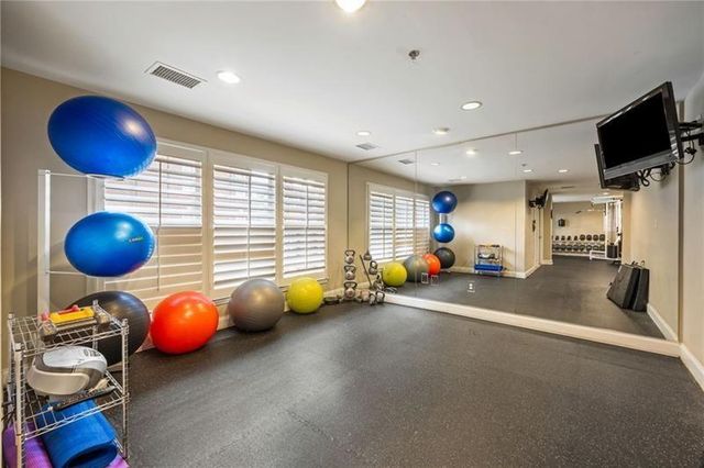 50 Biscayne NW Drive 2111, Atlanta, GA 30309