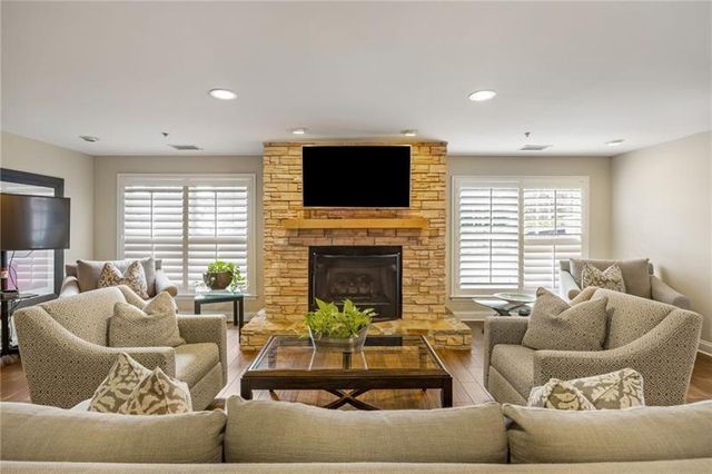 50 Biscayne NW Drive 2111, Atlanta, GA 30309