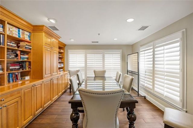 50 Biscayne NW Drive 2111, Atlanta, GA 30309