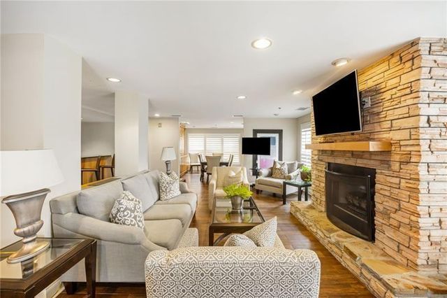 50 Biscayne NW Drive 2111, Atlanta, GA 30309