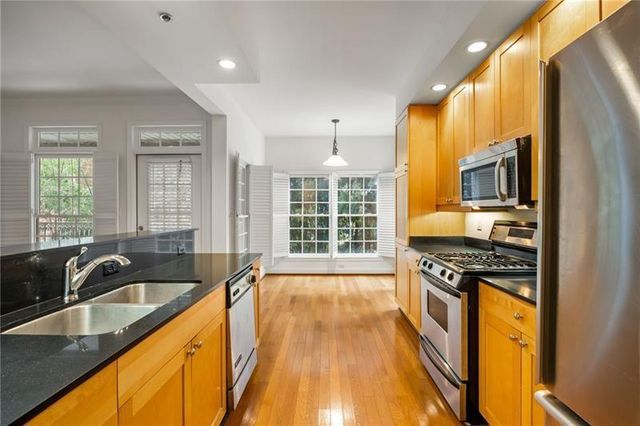 50 Biscayne NW Drive 2111, Atlanta, GA 30309