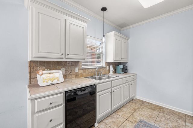 11 Westfield Loop, Little Rock, AR 72210