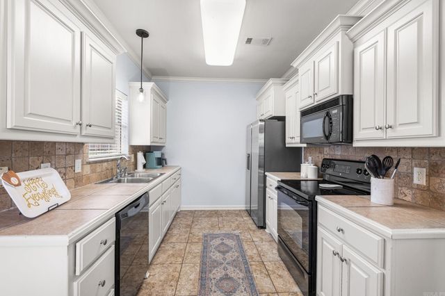 11 Westfield Loop, Little Rock, AR 72210