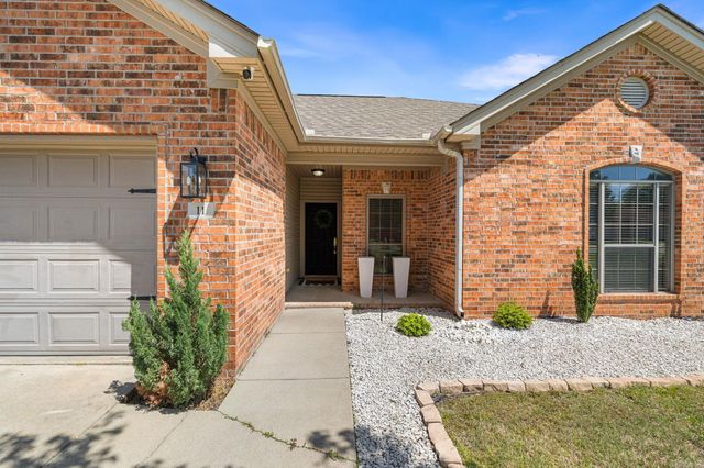 11 Westfield Loop, Little Rock, AR 72210