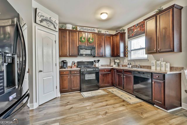 52 FOX RIDGE Drive, Newnan, GA 30265