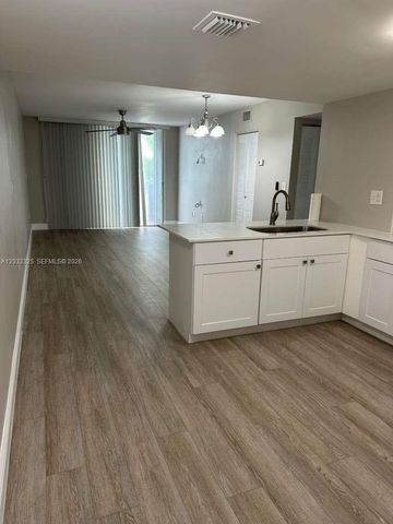 7832 Collins Avenue 406, Miami Beach, FL 33141