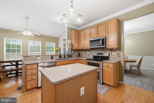1978 BROOKE FARM CT, Woodbridge, VA 22192