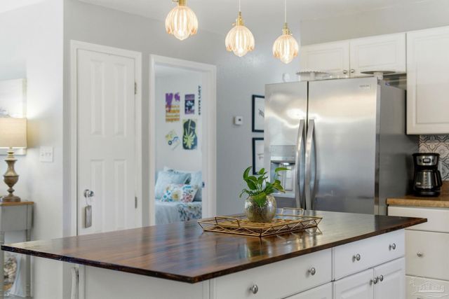 5471 Bonanza Dr, Gulf Breeze, FL 32563