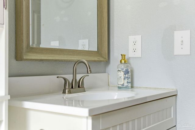 5471 Bonanza Dr, Gulf Breeze, FL 32563