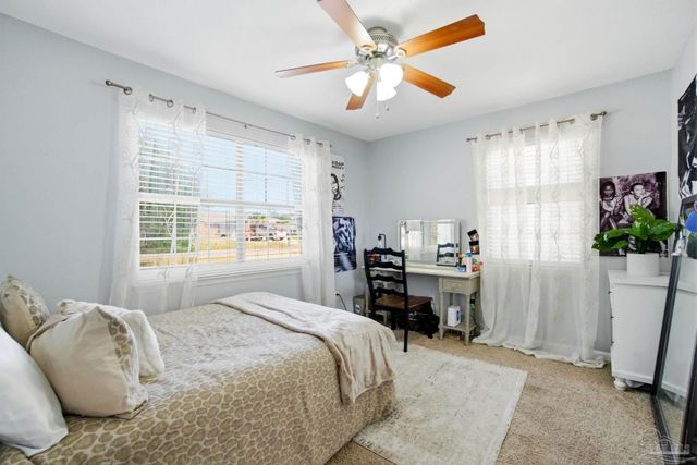 5471 Bonanza Dr, Gulf Breeze, FL 32563