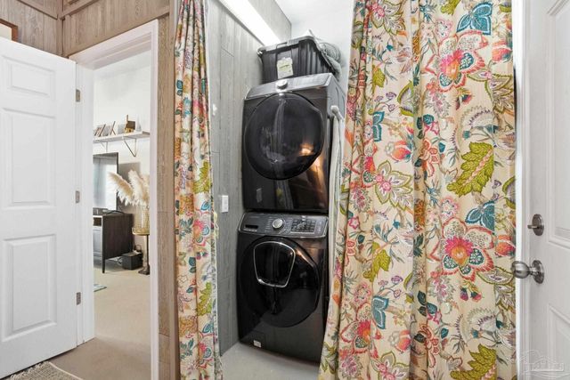 5471 Bonanza Dr, Gulf Breeze, FL 32563