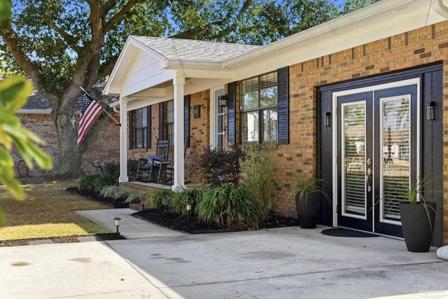 5471 Bonanza Dr, Gulf Breeze, FL 32563