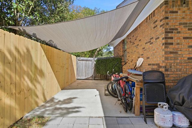 5471 Bonanza Dr, Gulf Breeze, FL 32563