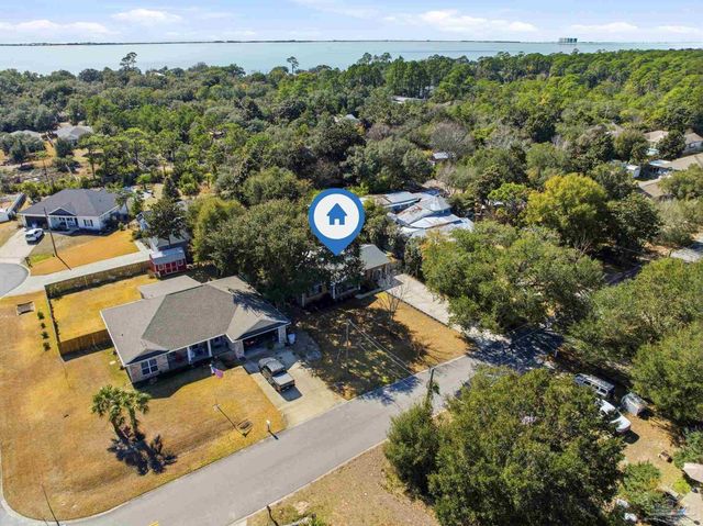 5471 Bonanza Dr, Gulf Breeze, FL 32563