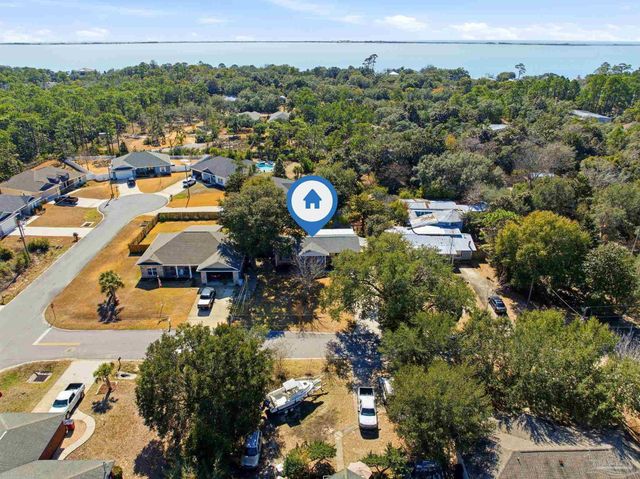 5471 Bonanza Dr, Gulf Breeze, FL 32563