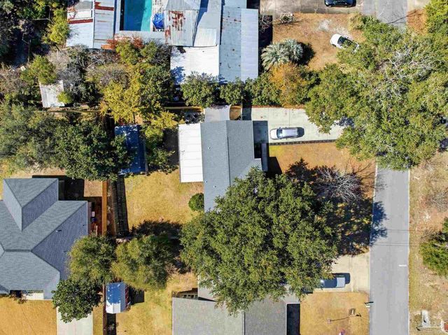 5471 Bonanza Dr, Gulf Breeze, FL 32563