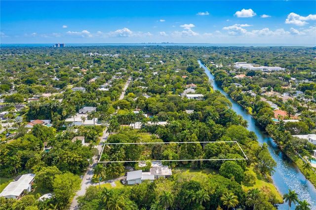 6366 SW Snapper Creek Dr, Miami, FL 33143