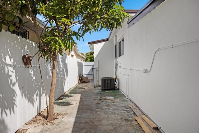 2530 SW 16th Ter 1, Miami, FL 33145