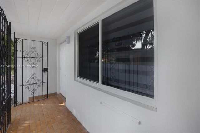 2530 SW 16th Ter 1, Miami, FL 33145