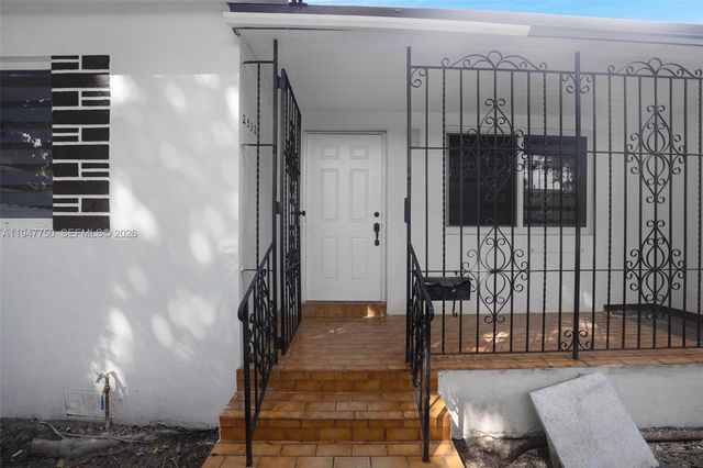 2530 SW 16th Ter 1, Miami, FL 33145