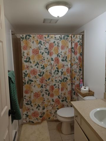 756 W Kilgore Road 204, Kalamazoo City, MI 49008