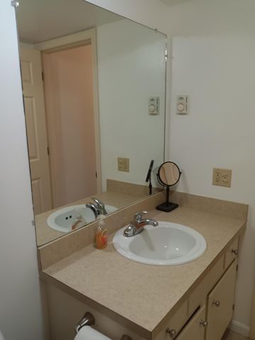 756 W Kilgore Road 204, Kalamazoo City, MI 49008