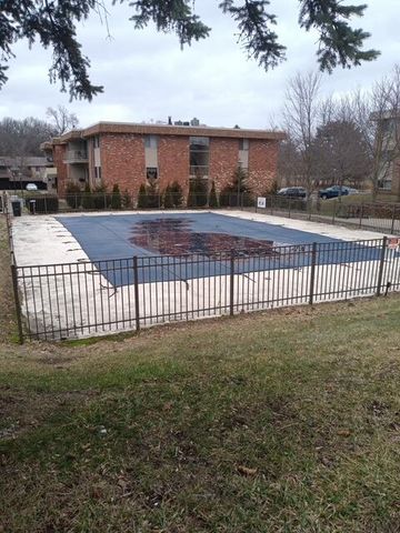 756 W Kilgore Road 204, Kalamazoo City, MI 49008