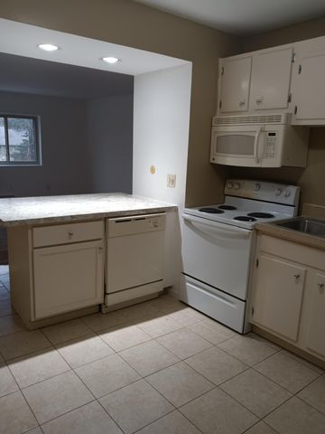 756 W Kilgore Road 204, Kalamazoo City, MI 49008