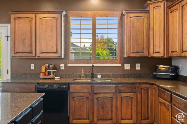 2540 W 2575 N, Farr West, UT 84404