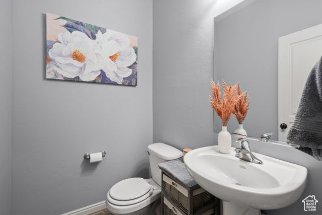 2540 W 2575 N, Farr West, UT 84404