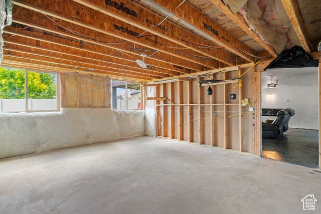 2540 W 2575 N, Farr West, UT 84404