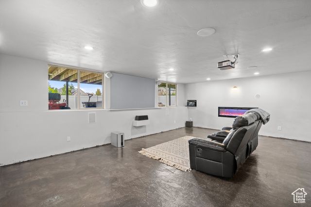 2540 W 2575 N, Farr West, UT 84404