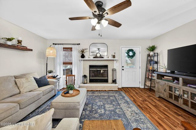 186 Kevin Pl, Mt Washington, KY 40047