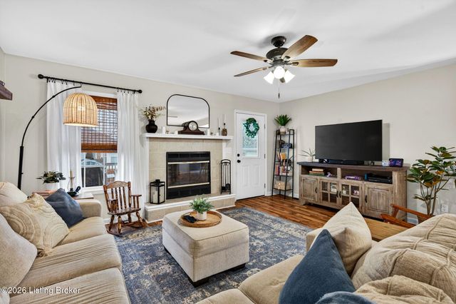 186 Kevin Pl, Mt Washington, KY 40047