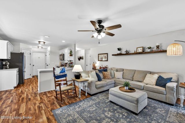 186 Kevin Pl, Mt Washington, KY 40047