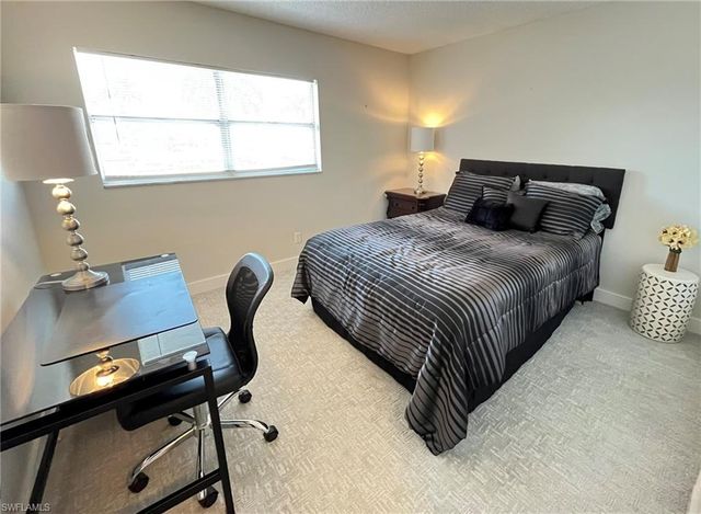 5499 Rattlesnake Hamm RD # 2, Naples, FL 34113