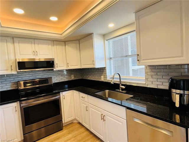 5499 Rattlesnake Hamm RD # 2, Naples, FL 34113