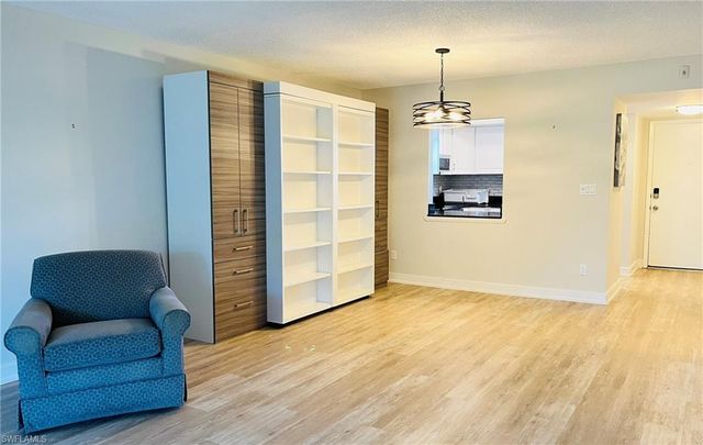 5499 Rattlesnake Hamm RD # 2, Naples, FL 34113