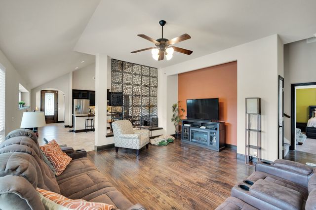 1316 Lacey Oak Drive, Mansfield, TX 76063