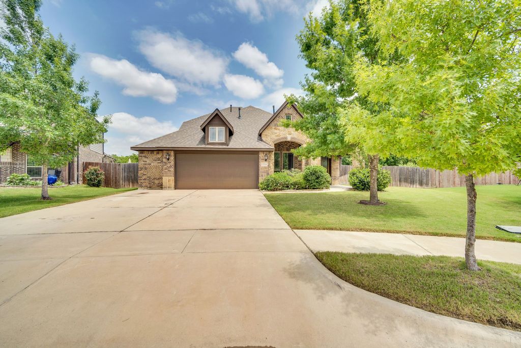 1316 Lacey Oak Drive, Mansfield, TX 76063